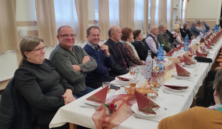 3. fotografia fotogalérie Posedenie s dôchodcami 2024