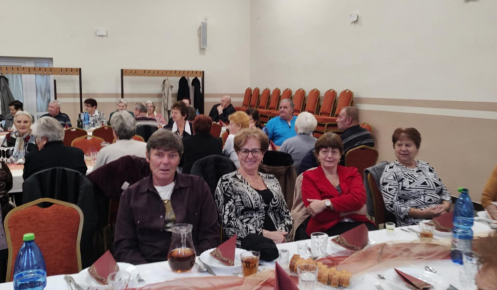 4. fotografia fotogalérie Posedenie s dôchodcami 2024