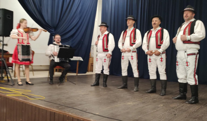 8. fotografia fotogalérie Posedenie s dôchodcami 2024