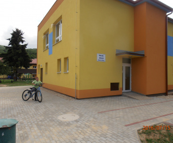 Chodník, parkovisko a rekonštrukcia interieru MŠ Gerlachov