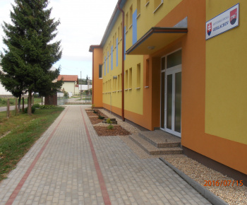 Chodník, parkovisko a rekonštrukcia interieru MŠ Gerlachov