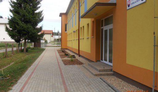 Chodník, parkovisko a rekonštrukcia interieru MŠ Gerlachov 