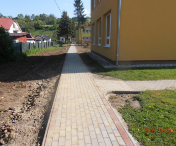 Chodník, parkovisko a rekonštrukcia interieru MŠ Gerlachov