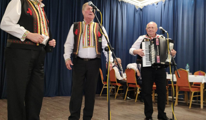 3. fotografia fotogalérie Posedenie s dôchodcami 2022