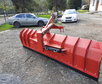Nový obecný traktor a technika pre zimnú údržbu