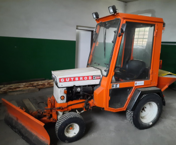 Nový obecný traktor a technika pre zimnú údržbu