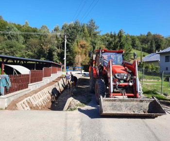 Nový obecný traktor a technika pre zimnú údržbu