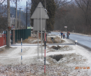 Výstavba chodníka na uličku - Hola hora
